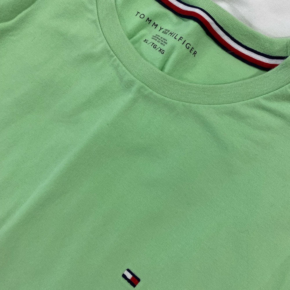 Men’s Tommy Hilfiger T-shirt - size XL